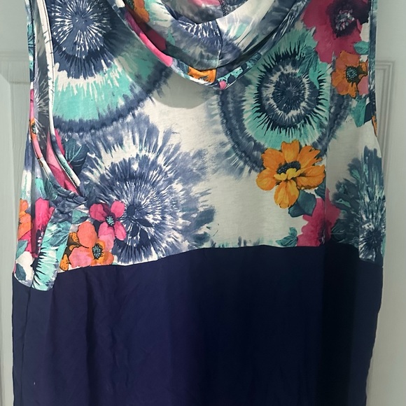 New GLITZY GIRLZ Floral Burst Hooded Tank Top~ 3X - Picture 3 of 3